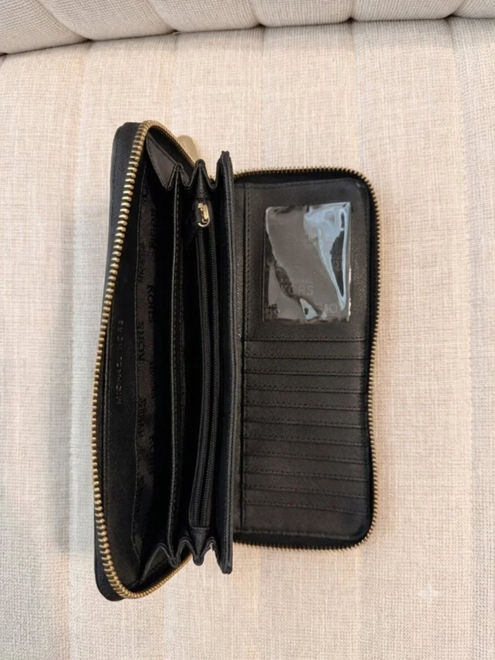 Michael Kors Jet Set Pebbled Leather Continental Zip-Around Wallet